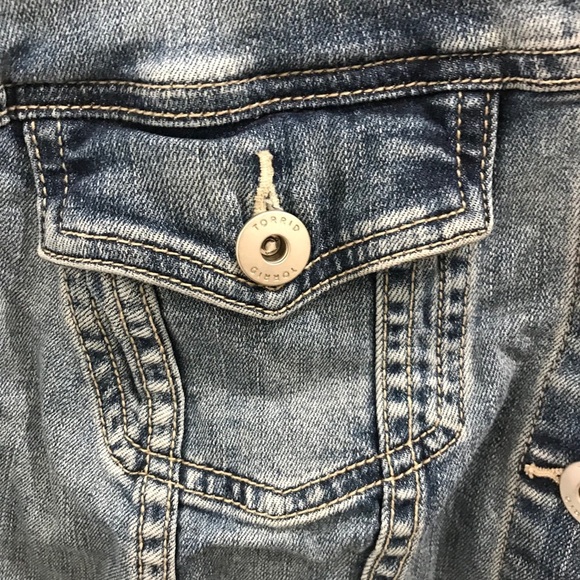 Torrid Medium Wash Cropped Denim Vest 2X - Picture 6 of 9